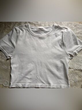 OQQ cropped ribbed tee Classic White Crew Neck XL NWOT